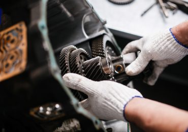 réparation auto dans un garage