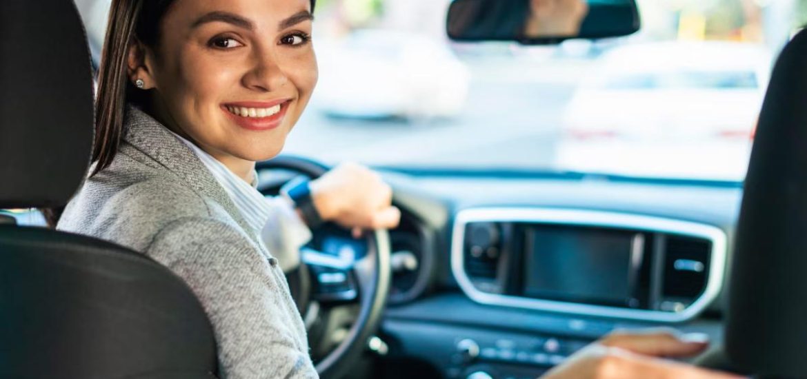 8 astuces pour une conduite sécurisée en voiture de location